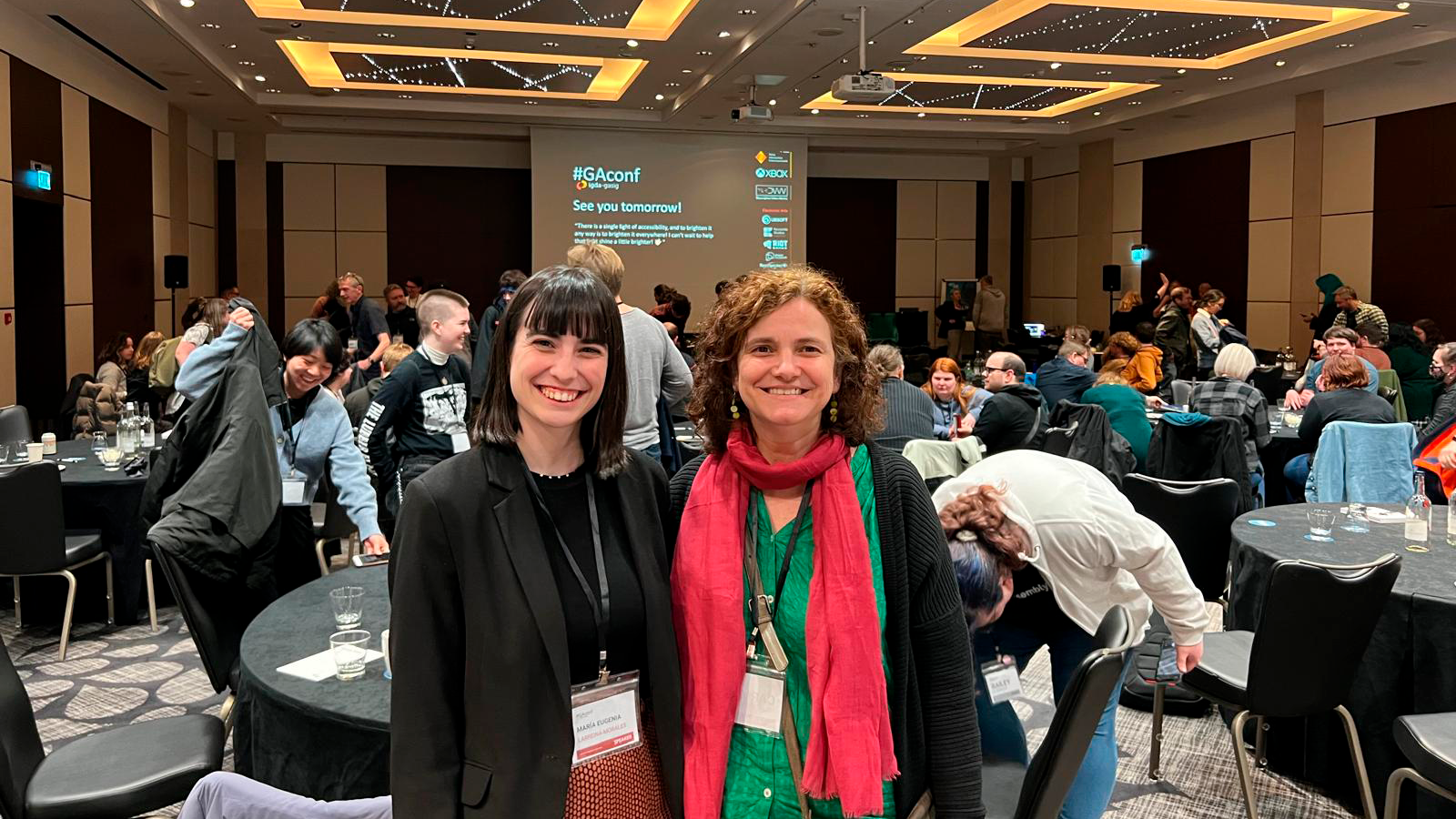 Carme Mangiron y Maria Eugenia Larreina-Morales en The Game Accessibility Conference.