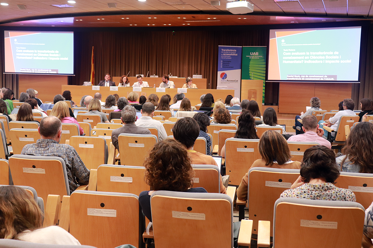 Sala de actos del rectorado de la Universidad Autónoma de Barcelona, sede de la jornada “La transferència de conocimiento en ciencias sociales y humanidades”