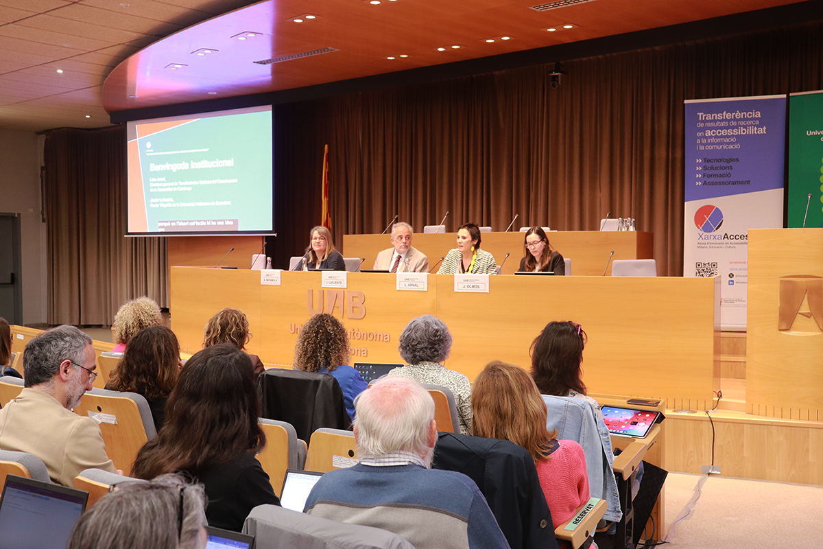 Audience attending the previous knowledge transfer conference, held in the UAB auditorium.