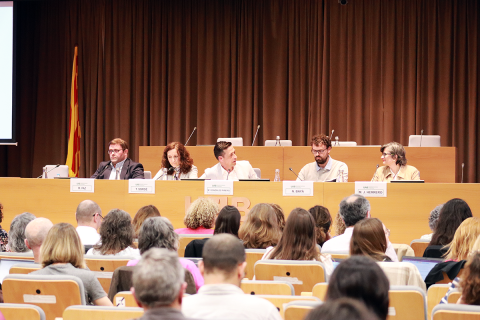 Segona taula rodona, moderada per Manel González-Piñero: "Com avaluem la transferència de coneixement en Ciències Socials i Humanitats? Indicadors i impacte social"